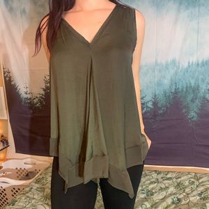 Vera wang  sleeveless blouse
